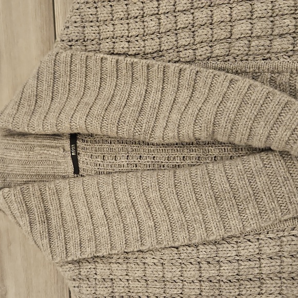 Vintage BOSS Short sleeve cardigan - Picture 3 of 13